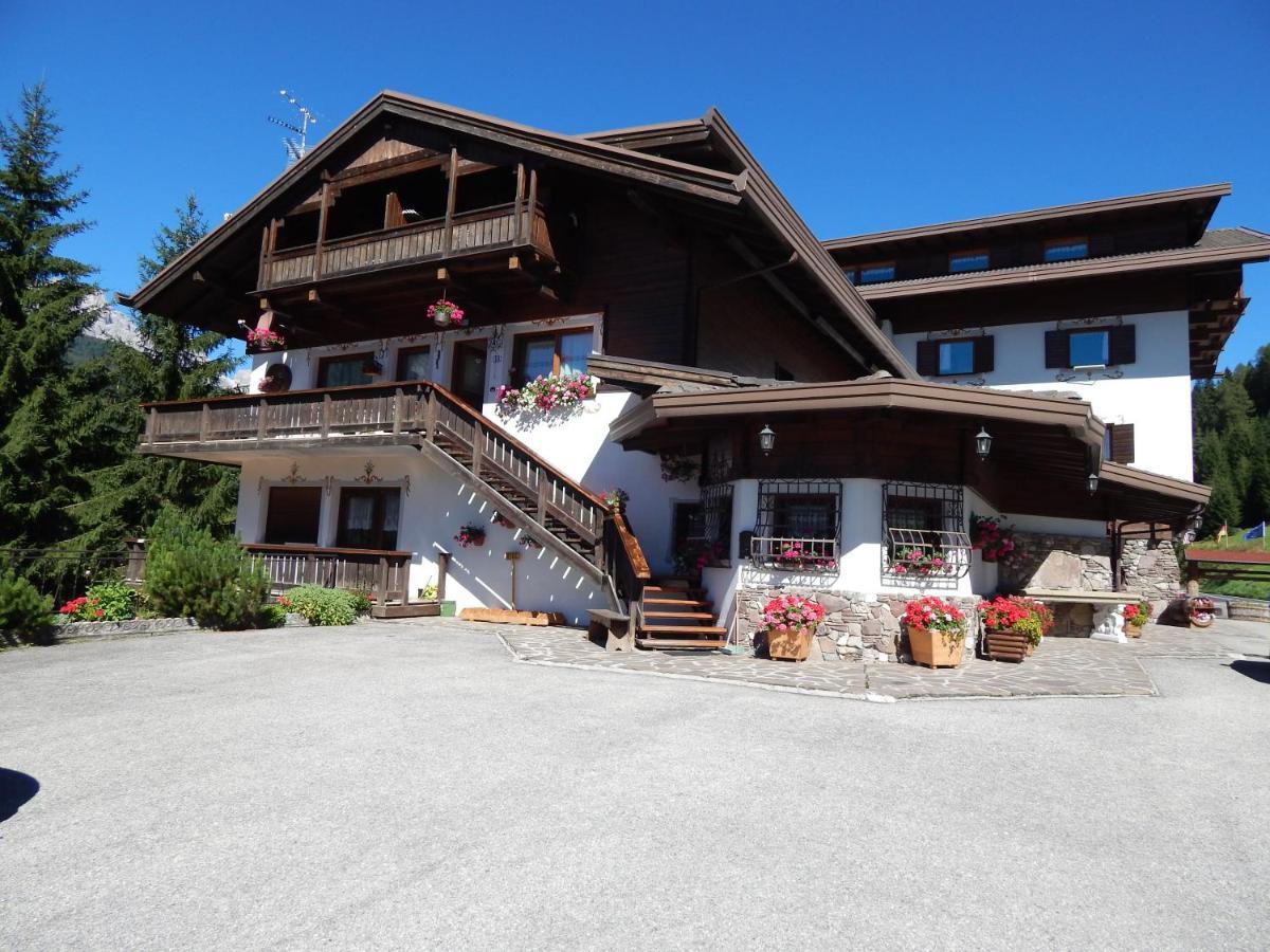 Residence La Pineta 파돌라 외부 사진